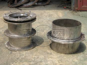 柔性防水他管和<a href=http://www.m.skhua.com target=_blank class=infotextkey>剛性防水套管</a>